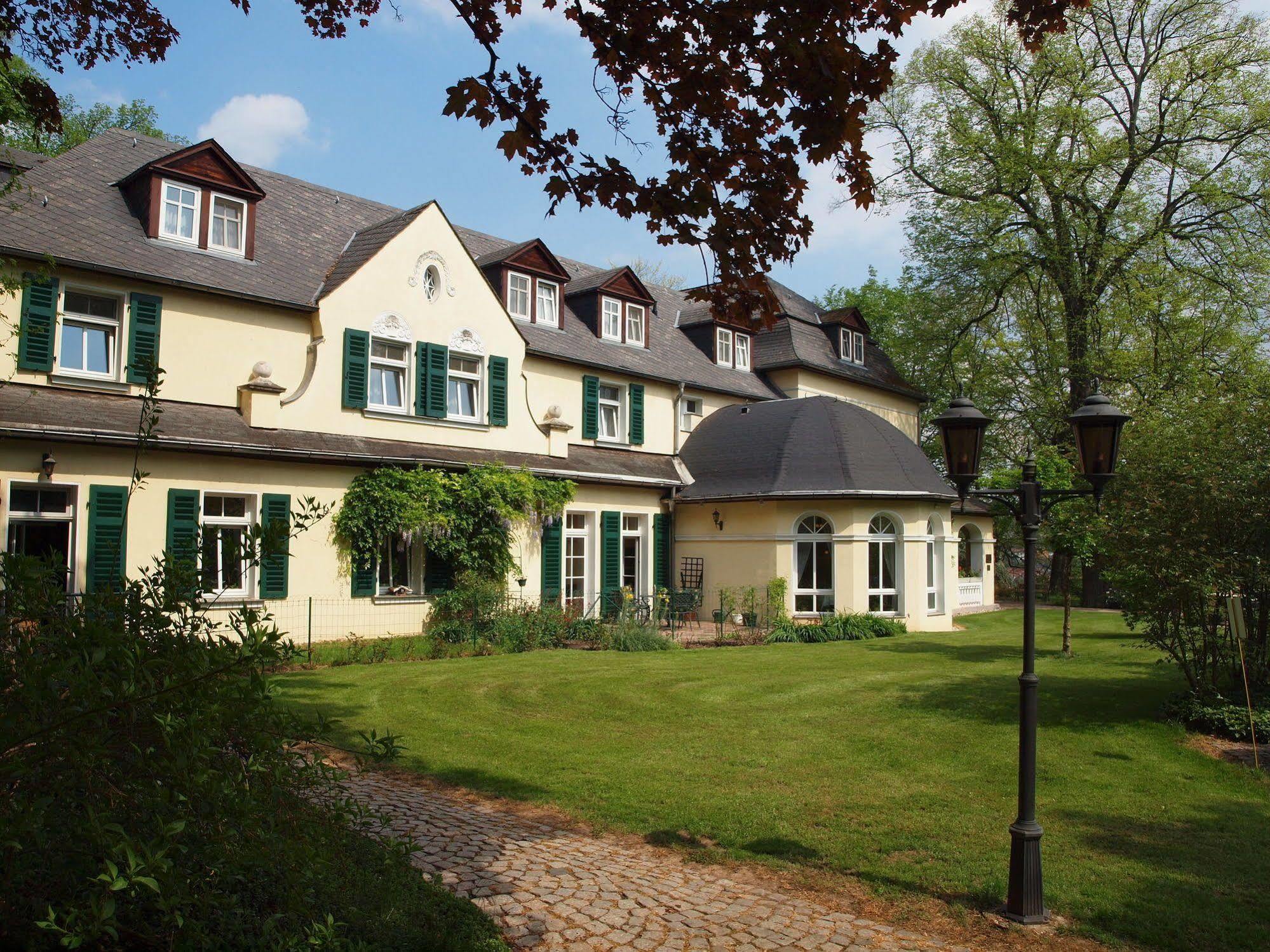 Hotel&Restaurant Bellevue Schmölln Exterior foto