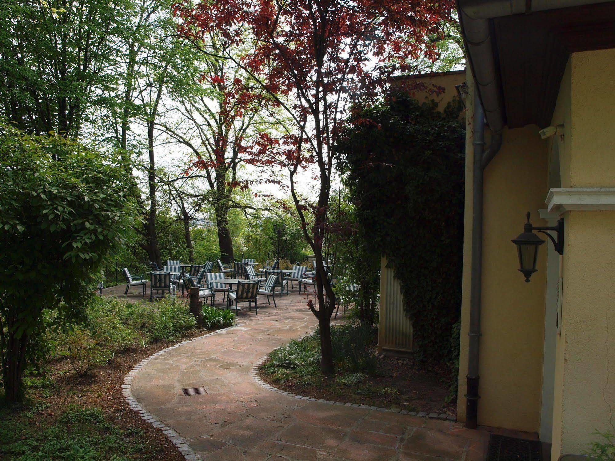 Hotel&Restaurant Bellevue Schmölln Exterior foto